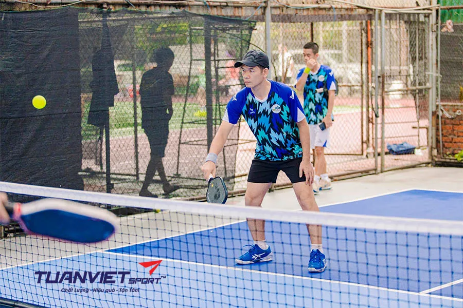 Hướng Dẫn Toàn Diện Cách Chơi Pickleball Đơn Từ Cơ Bản Đến Nâng Cao