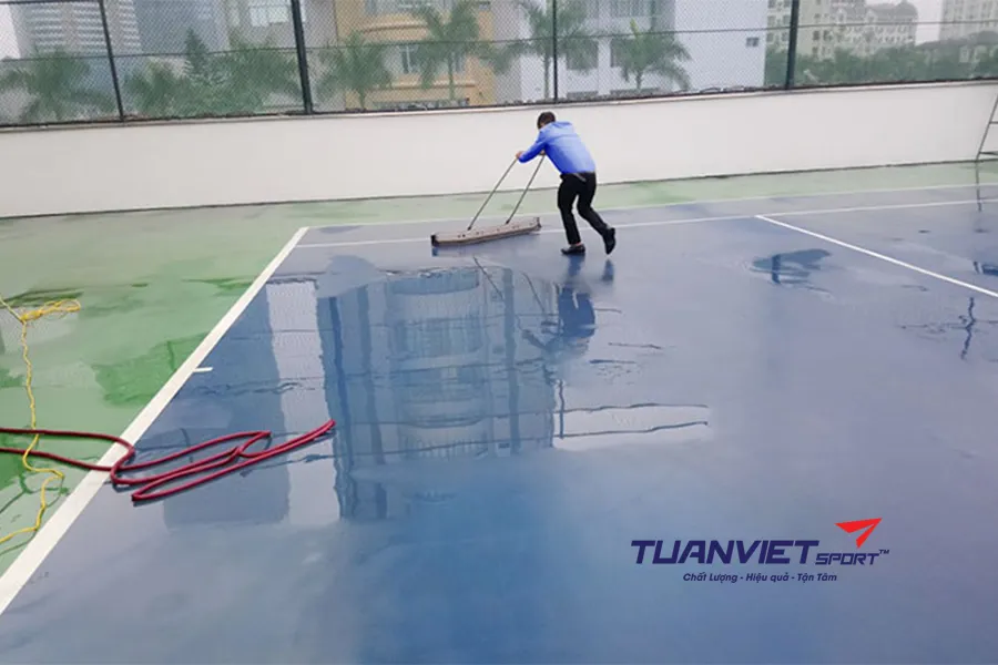 Hướng dẫn vệ sinh và bảo dưỡng thảm thể thao đa năng theo tiêu chuẩn