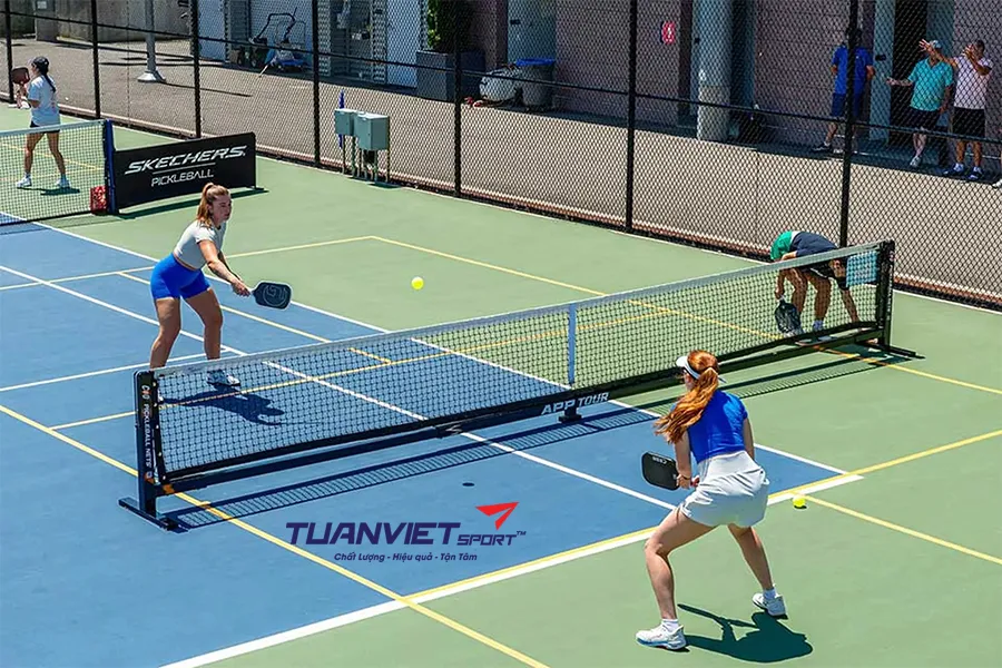 Khi nào nên đổi sân trong Pickleball? Bí quyết đơn giản giúp bạn chơi hiệu quả hơn