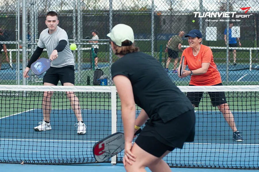Mẹo kiểm soát Spin trong Pickleball giúp bạn chơi hiệu quả hơn