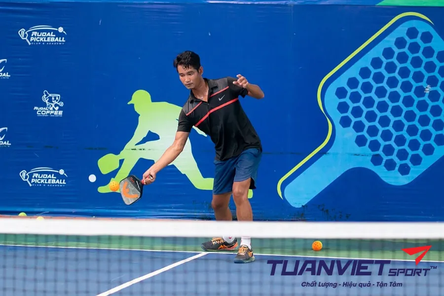 Muốn Nâng Trình Pickleball? Học Cách Di Chuyển Cùng Đồng Đội Sau Giao Bóng