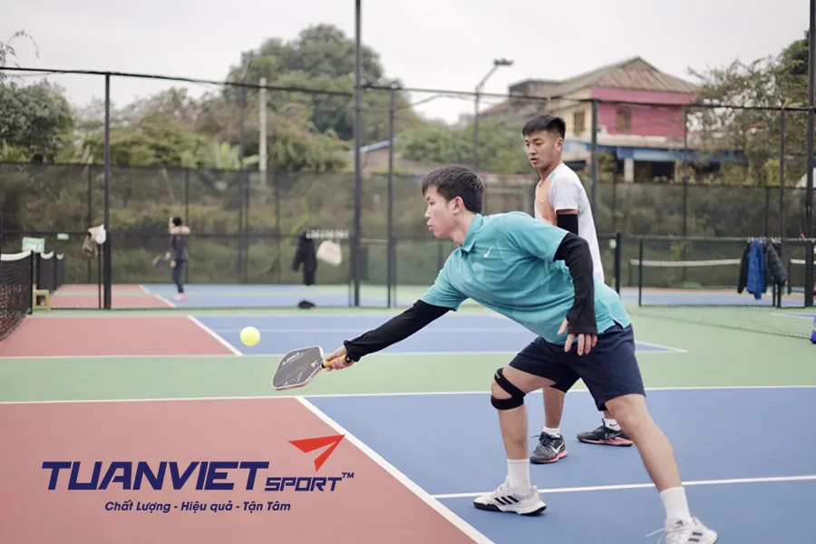 Penhold Grip là gì? Có nên áp dụng trong Pickleball không?