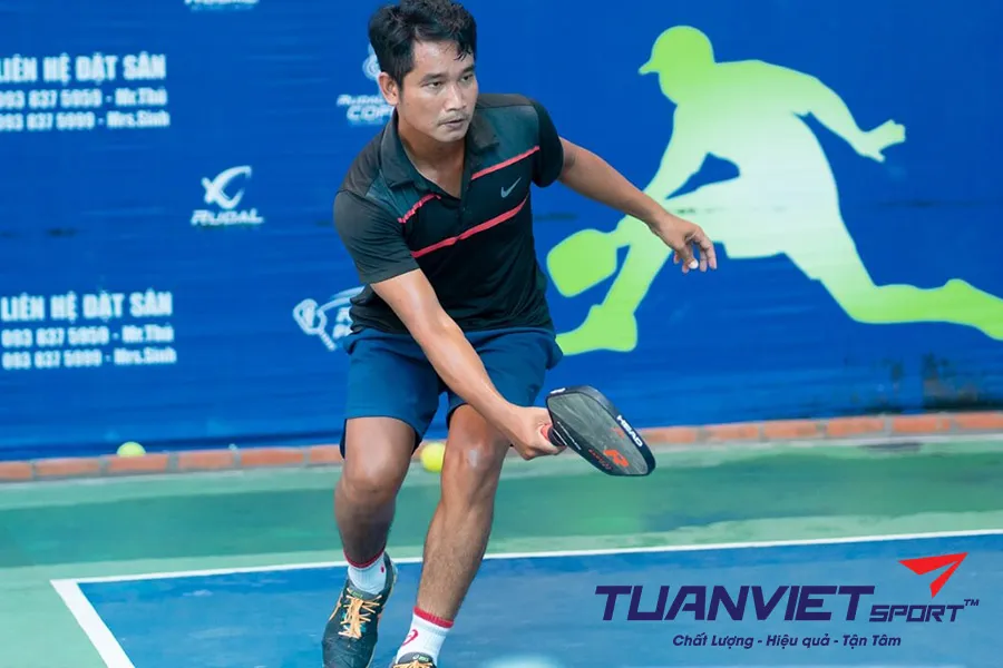 Tổng hợp lỗi khi giao bóng Pickleball và cách khắc phục hiệu quả