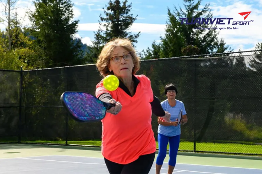 7 Câu Hỏi Phổ Biến Của Người Lớn Tuổi Khi Mới Chơi Pickleball