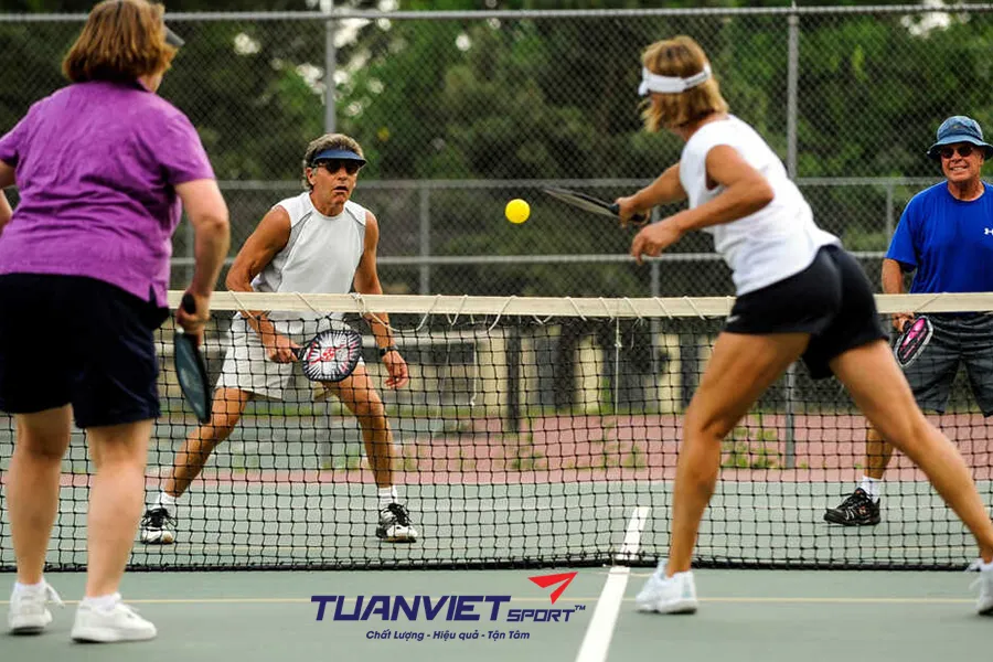 7 Câu Hỏi Phổ Biến Của Người Lớn Tuổi Khi Mới Chơi Pickleball