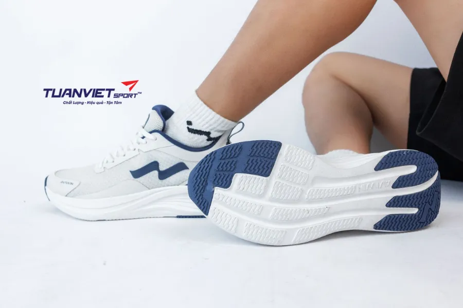 Độ bám sàn (Grip) quan trọng thế nào với bóng bàn Cách kiểm tra grip tại nhà