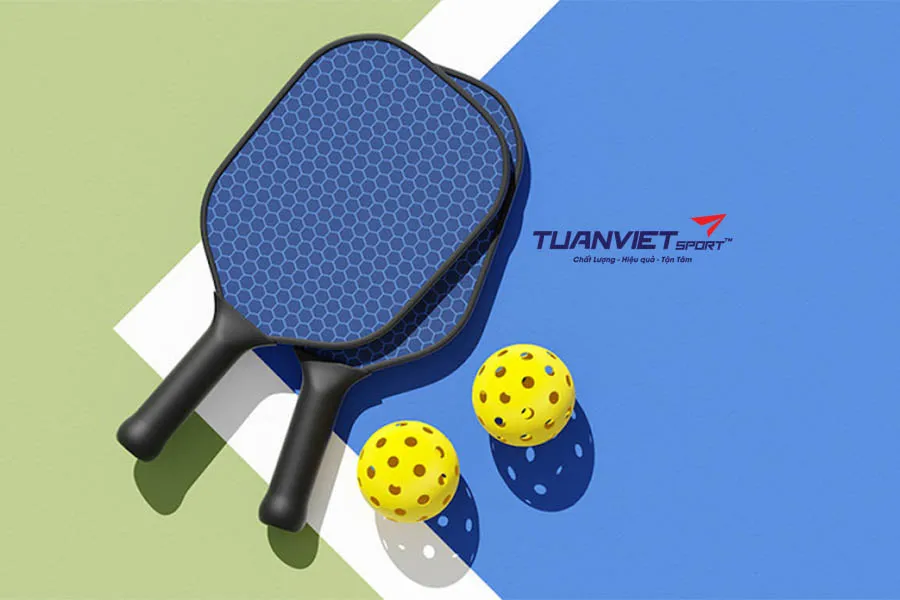 Ảnh hưởng của nhiệt độ đến b&oacute;ng pickleball: Lạnh dễ nứt, n&oacute;ng dễ mềm