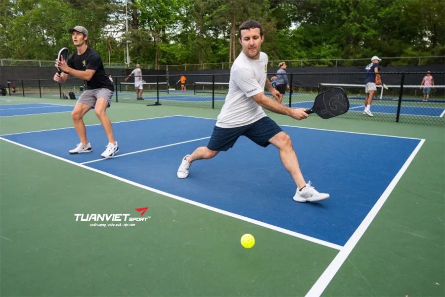 Carry trong Pickleball là gì? Cách nhận biết và tránh lỗi hiệu quả