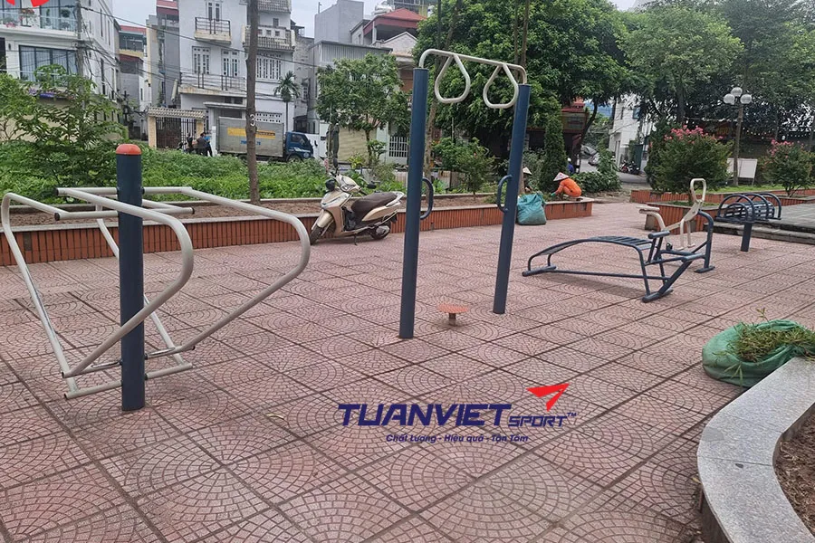 Chi phí cần thiết để lắp dụng cụ thể thao vận động ngoài trời