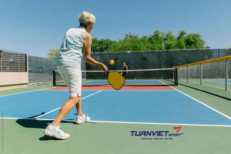 Chơi Pickleball lúc nào tốt nhất? Phụ thuộc vào sức khỏe, tuổi tác và mùa trong năm