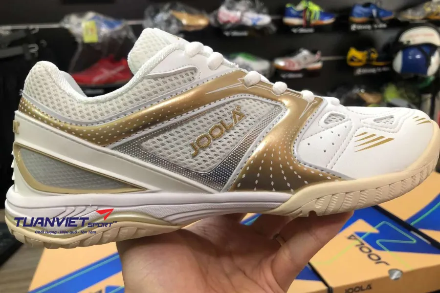 Chọn giày bóng bàn theo tần suất chơi 2 - 3 buổi hay 5 - 6 buổituần