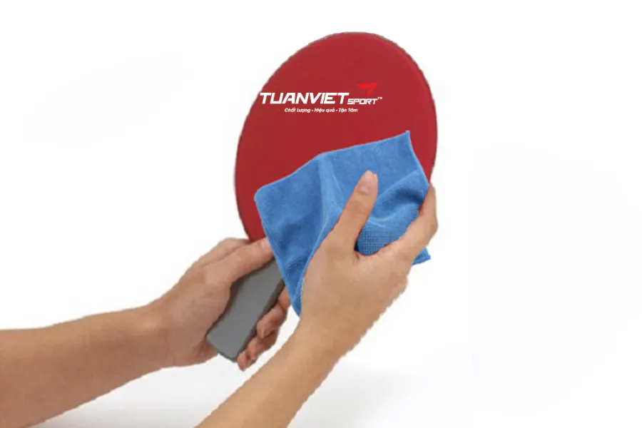 Dung dịch vệ sinh vợt bóng bàn có thực sự cần thiết Lợi ích & khi nào nên dùng