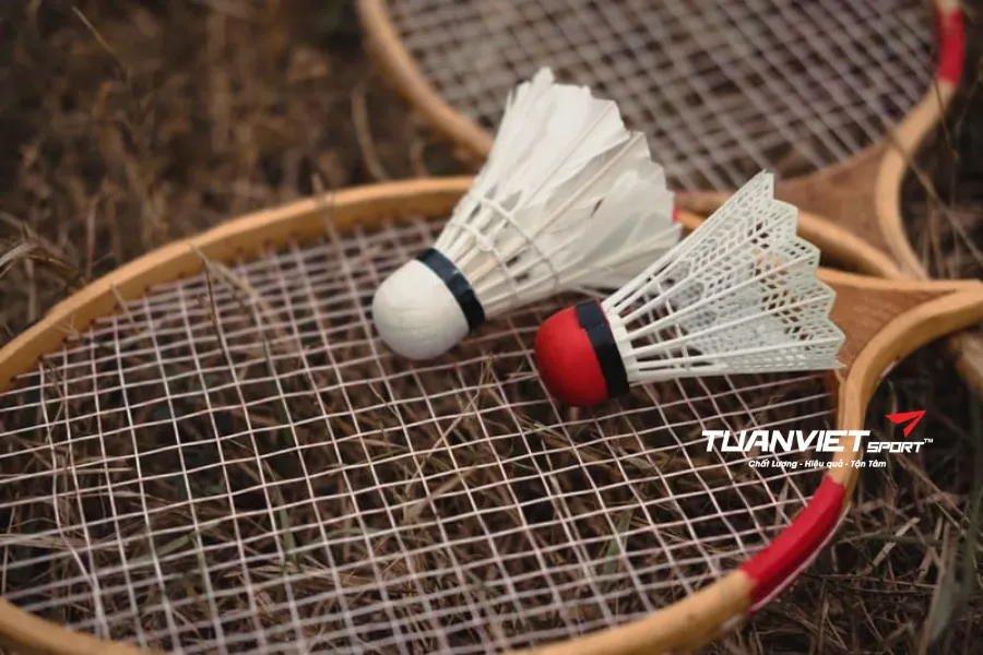 Giải đáp chi tiết có nên xả dây vợt cầu lông khi không chơi mà người mới cần biết