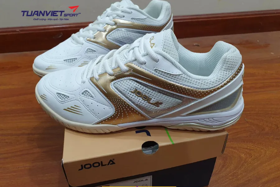 Giày JOOLA &ldquo;xách tay&rdquo; là gì Những rủi ro thường gặp người mua cần biết