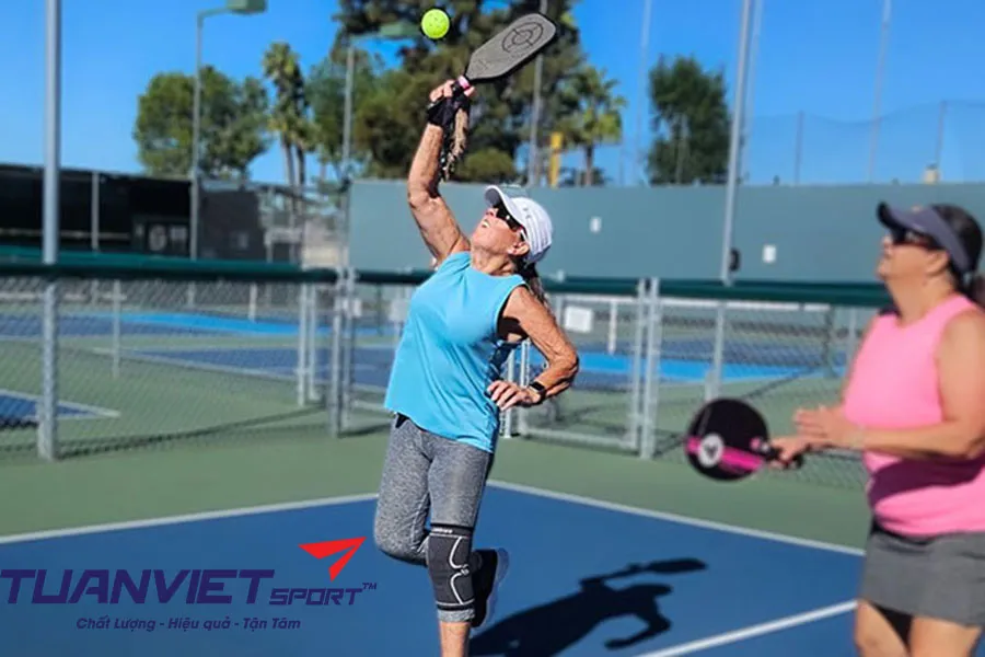 Hướng Dẫn Tránh Chấn Thương Cho Người Mới Bắt Đầu Chơi Pickleball