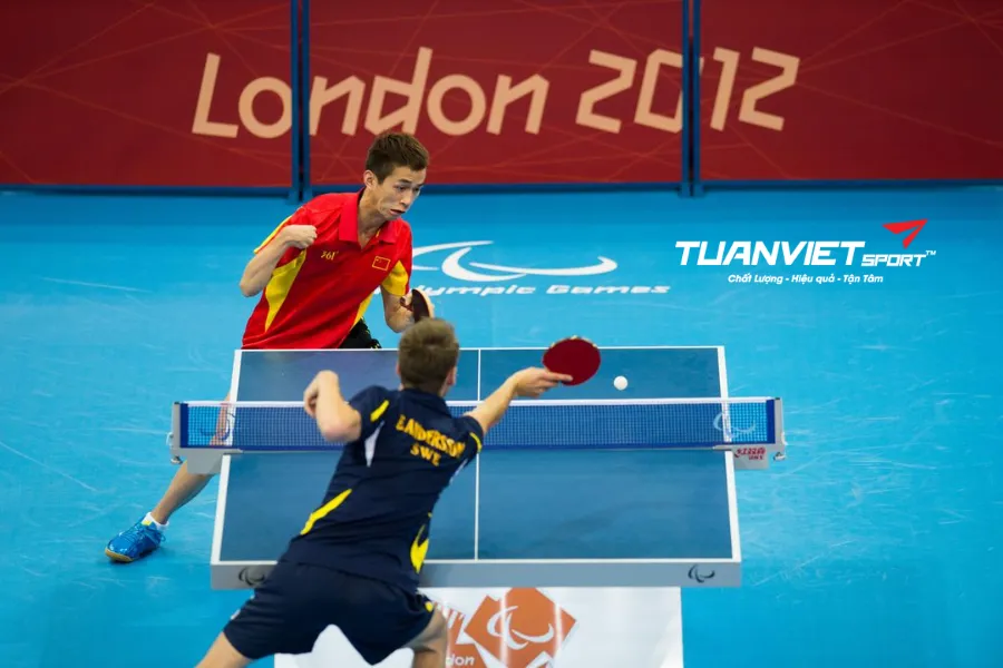 Khi nào nên thay giày bóng bàn Nhận biết đế mòn và độ bám giảm