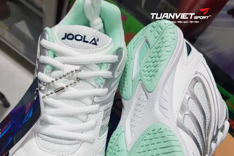 Khi nào nên thay giày bóng bàn Nhận biết đế mòn và độ bám giảm