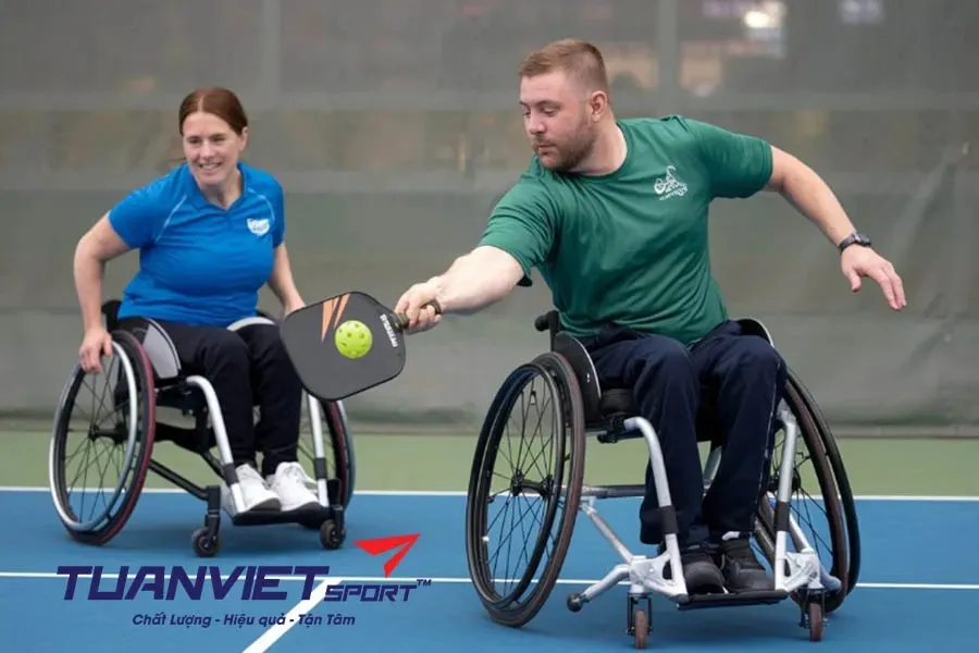 Luật Chơi Pickleball Cho Người Ngồi Xe Lăn Hướng Dẫn Chi Tiết & Dễ Hiểu