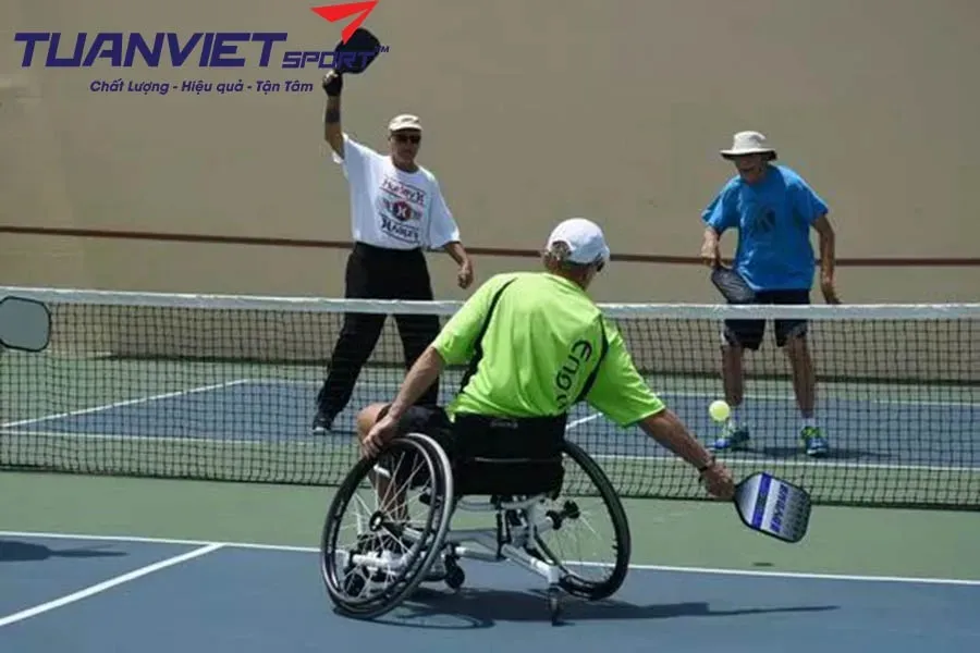 Luật Chơi Pickleball Cho Người Ngồi Xe Lăn Hướng Dẫn Chi Tiết & Dễ Hiểu