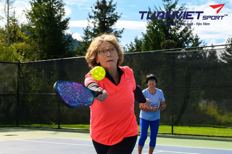 Người cao tuổi cần lưu ý gì khi chơi pickleball?