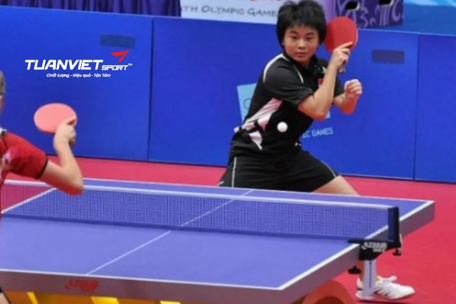 Người chơi tấn công (giậtđiều bóng nhanh) cần tiêu chí gì ở giày bóng bàn