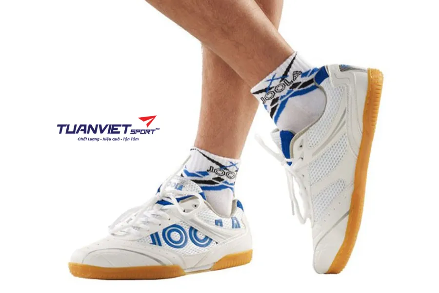 Người mới chơi b&oacute;ng b&agrave;n n&ecirc;n chọn gi&agrave;y JOOLA thế n&agrave;o? Hướng dẫn chi tiết từ A-Z