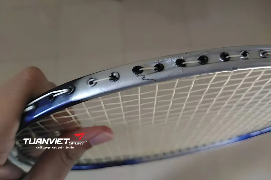 Người mới chơi cầu lông cần biết gì để bảo quản vợt đúng cách