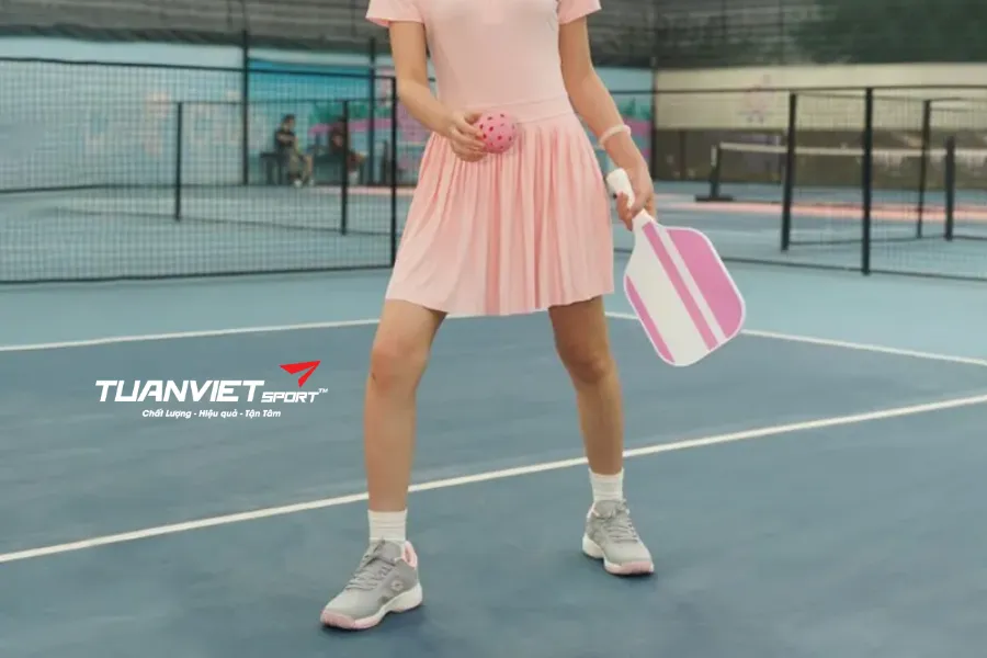 Người Mới Chơi Pickleball Nên Mua Giày Bao Nhiêu Tiền Là Hợp Lý
