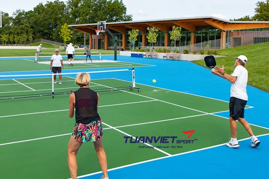 Phụ kiện giúp chơi Pickleball thoải mái trong thời tiết nắng nóng