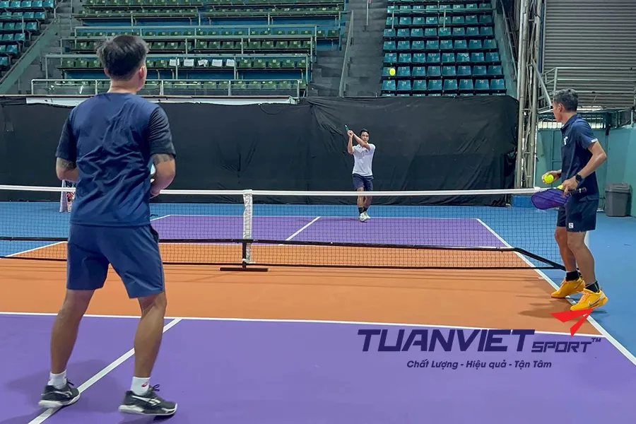 Tăng chiến thuật Pickleball nhờ hiểu động học và khí động học