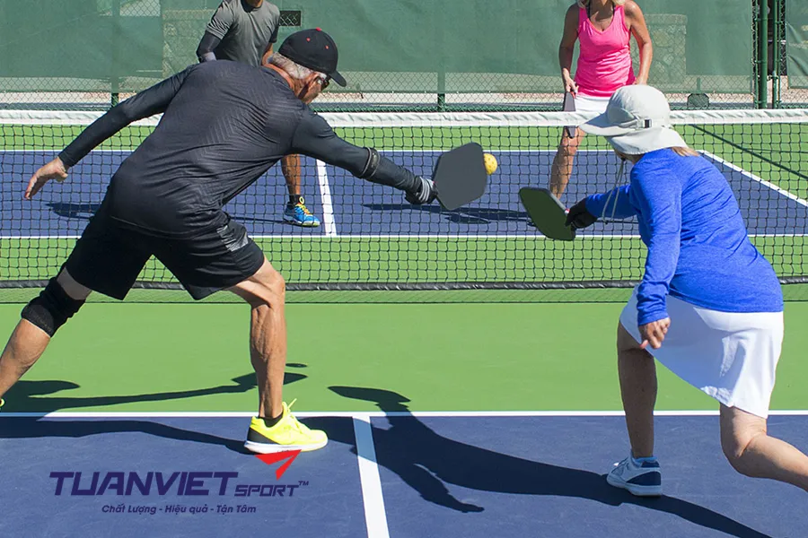 Tập Pickleball sau tuổi 50 cải thiện tim mạch, tinh thần v&agrave; k&eacute;o d&agrave;i tuổi thọ