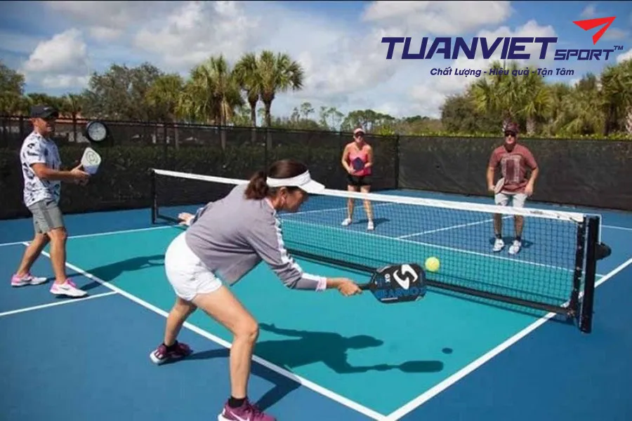 Tìm Hiểu Sự Khác Nhau Giữa Pickleball Đơn Và Pickleball Đôi