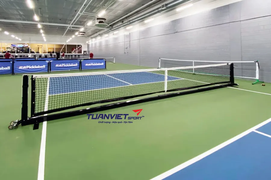 TYPTI chơi trên sân gì? Có dùng sân pickleball được không?