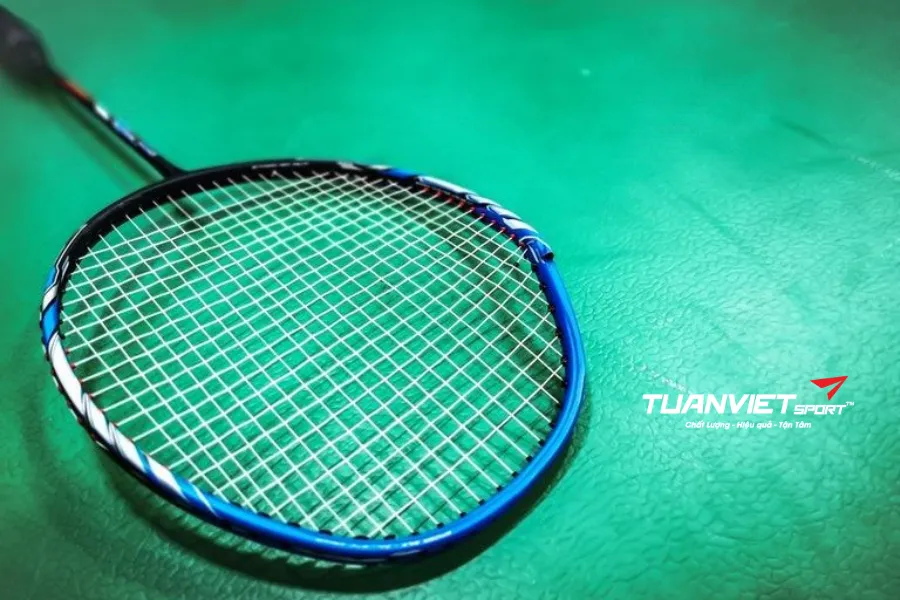 Vợt cầu lông cong khung, nứt vợt Nguyên nhân và cách xử lý đúng