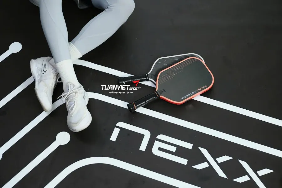 Đ&aacute;nh Gi&aacute; Thực Tế Vợt Pickleball Facolos Nexx - Chơi Chắc Tay, Dễ Kiểm So&aacute;t Tr&ecirc;n S&acirc;n