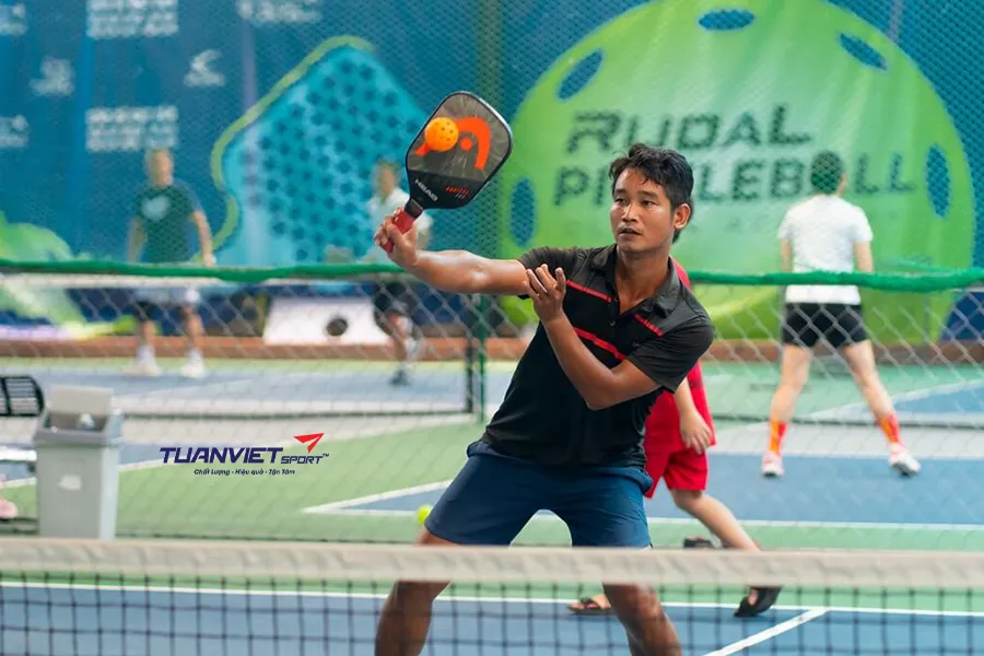 Cách thử vợt pickleball trước khi mua để chọn đúng cho lối chơi của bạn