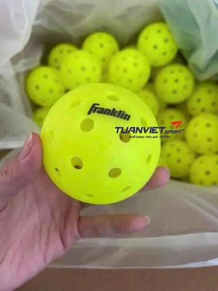 bóng pickleball phân khúc cao cấp - Các loại bóng pickleball phổ biến