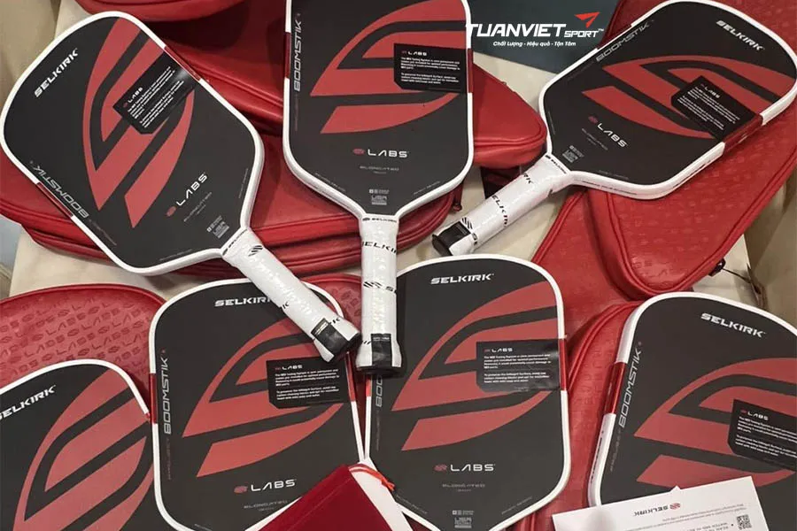 Đánh giá toàn diện vợt Pickleball Boomstik Sức mạnh bùng nổ từ Selkirk
