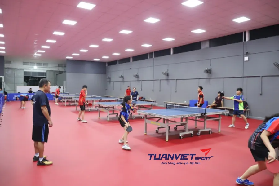 Giày JOOLA cho CLBtrường học tiêu chí bền - dễ vệ sinh - giá hợp lý