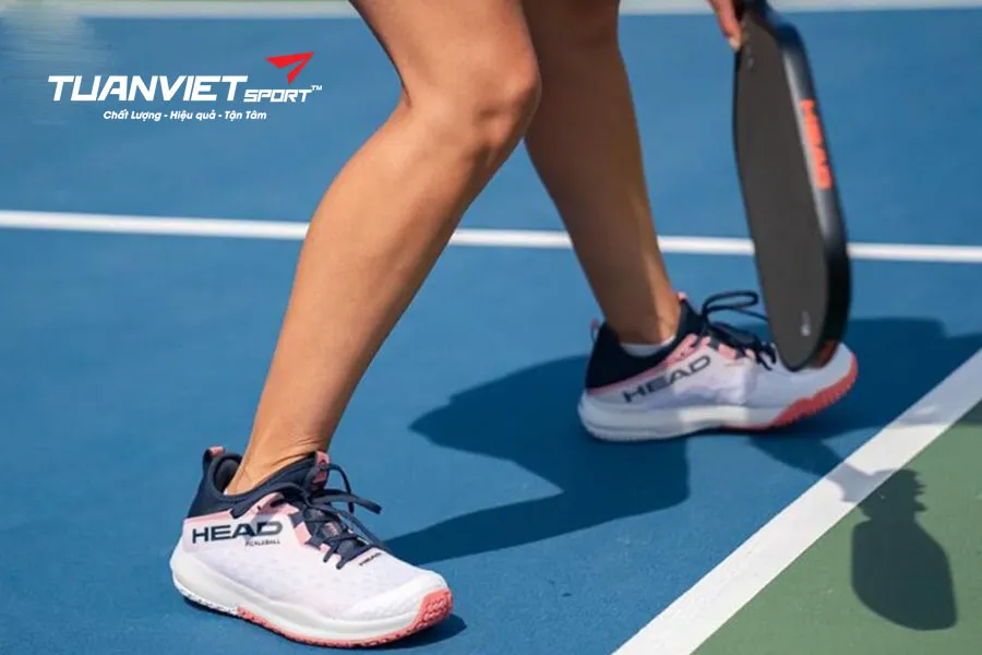 Giày pickleball indoor và outdoor: Sự khác biệt và cách chọn phù hợp