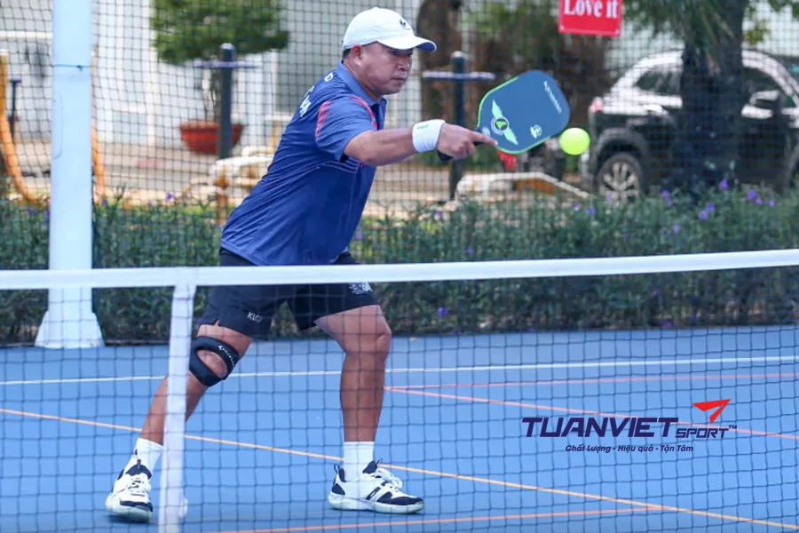 Những cú đánh khó trả nhất trong Pickleball đôi phong trào