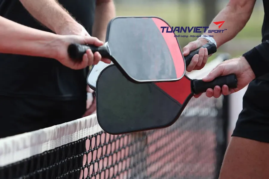 Những yếu tố quan trọng khi mua vợt pickleball hybrid