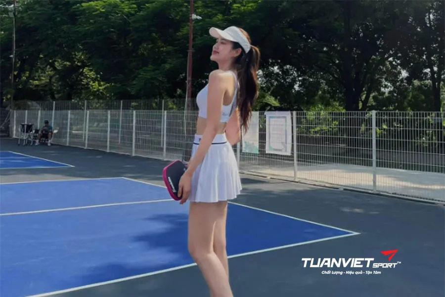 Top 5 kiểu tóc chơi Pickleball vừa gọn gàng vừa thời trang trên sân đấu 