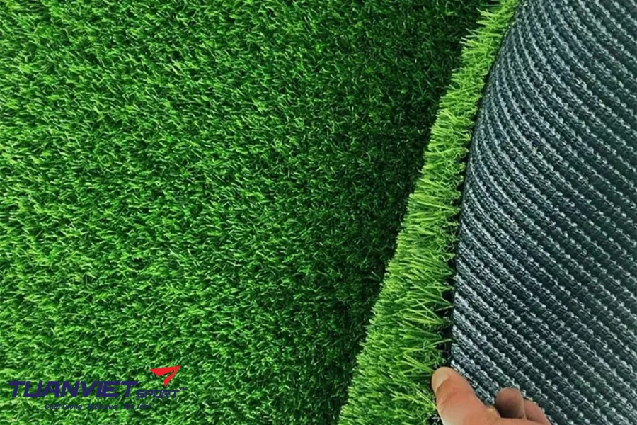 Thảm cỏ nhân tạo sân vườn trong nhà Nên chọn loại nào để không trơn trượt