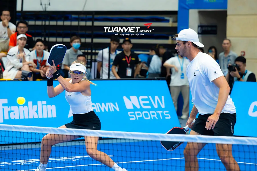 Anna Leigh Waters và Ben Johns thống trị bán kết PPA Asia 1000 tại Hà Nội