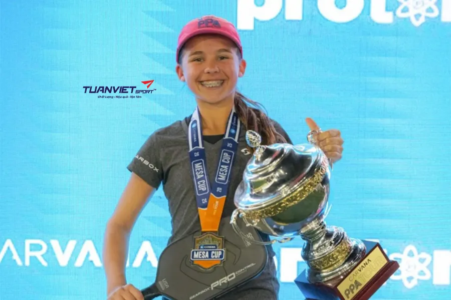 Cô bé 13 tuổi Kelly Goodnow gây sốc nước Mỹ khi vô địch Pickleball World Championships 2025
