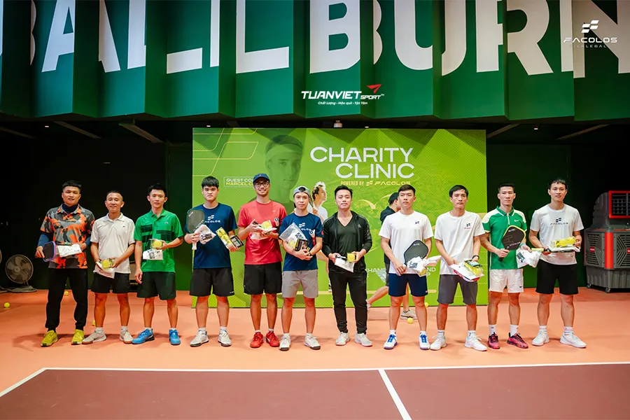 Facolos gửi hơn 142 triệu đồng đến MTTQ Việt Nam sau sự kiện từ thiện cùng HLV Marcel Chan