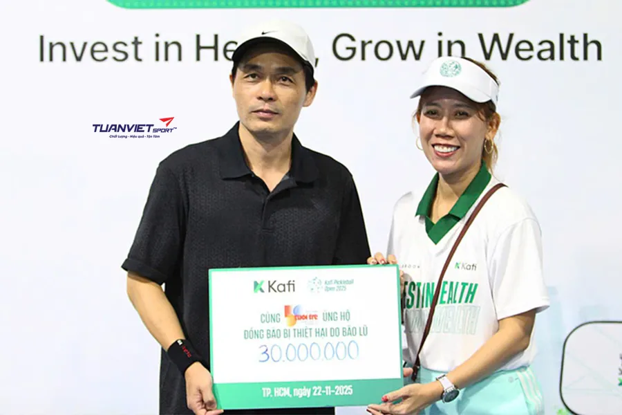 Giải Kafi Pickleball Open tiếp sức báo Tuổi Trẻ cứu trợ miền Trung