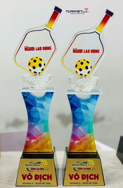 Giải Pickleball “Vòng tay yêu thương”: Công bố cúp và huy chương chính thức