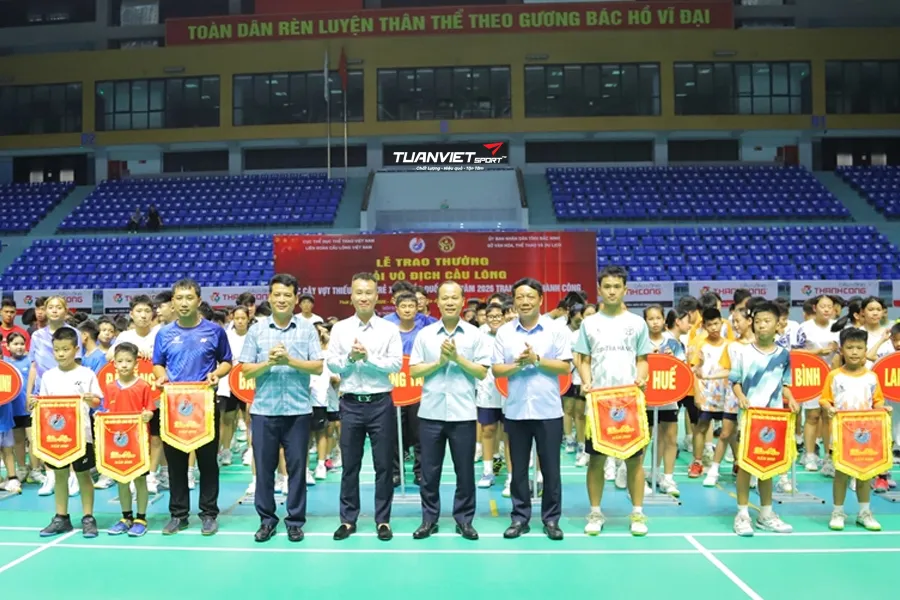 Giải v&ocirc; địch cầu l&ocirc;ng d&agrave;nh cho thế hệ trẻ xuất sắc năm 2026